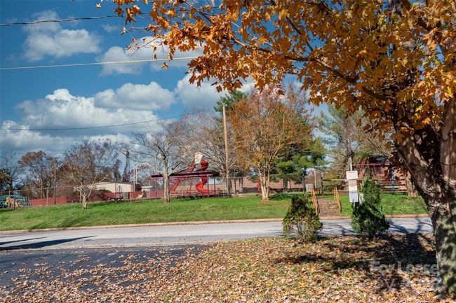 1231 15 Th Ave Nw, Condo with 1 bedrooms, 1 bathrooms and null parking in Hickory NC | Image 10
