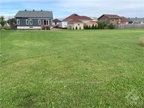 134 Elizabeth Dr, Chesterville, ON, K0C1H0 | Card Image