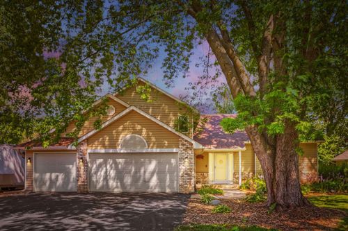 7901 Lilac Ln, Victoria, MN, 55386-9558 | Card Image