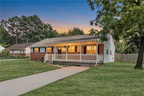 2415 Chesapeake Cir, Chesapeake, VA, 23324-1935 | Card Image