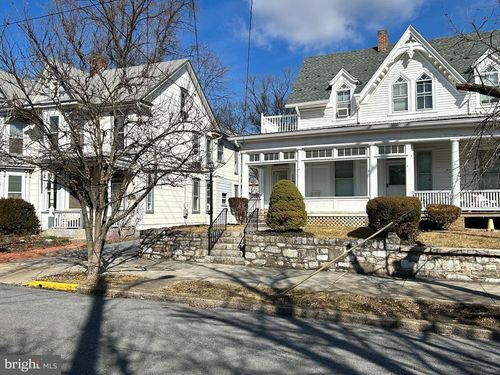 506 W Burke St, MARTINSBURG, WV, 25401-2706 | Card Image