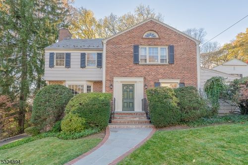 12 Warner Rd, Maplewood, NJ, 07040-2011 | Card Image