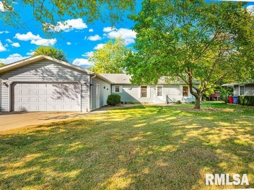 507 W Butternut St, Elmwood, IL, 61529-9404 | Card Image