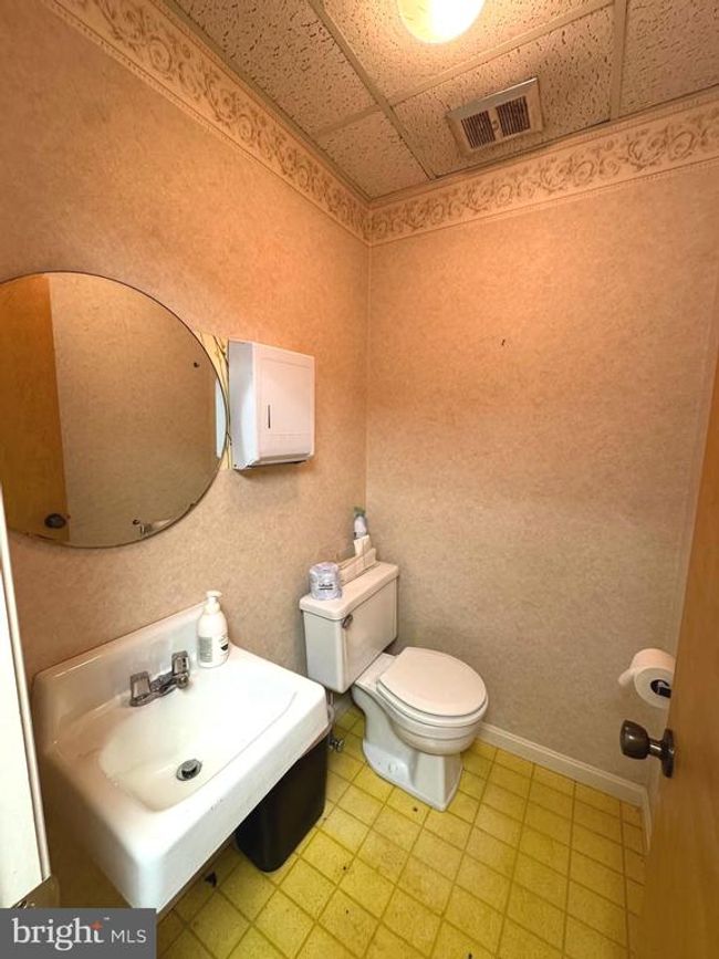 700 Spring Garden Dr, Home with 0 bedrooms, 2 bathrooms and null parking in Middletown PA | Image 18