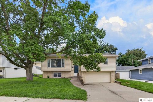 810 S Grandview Ave, Papillion, NE, 68046-2728 | Card Image