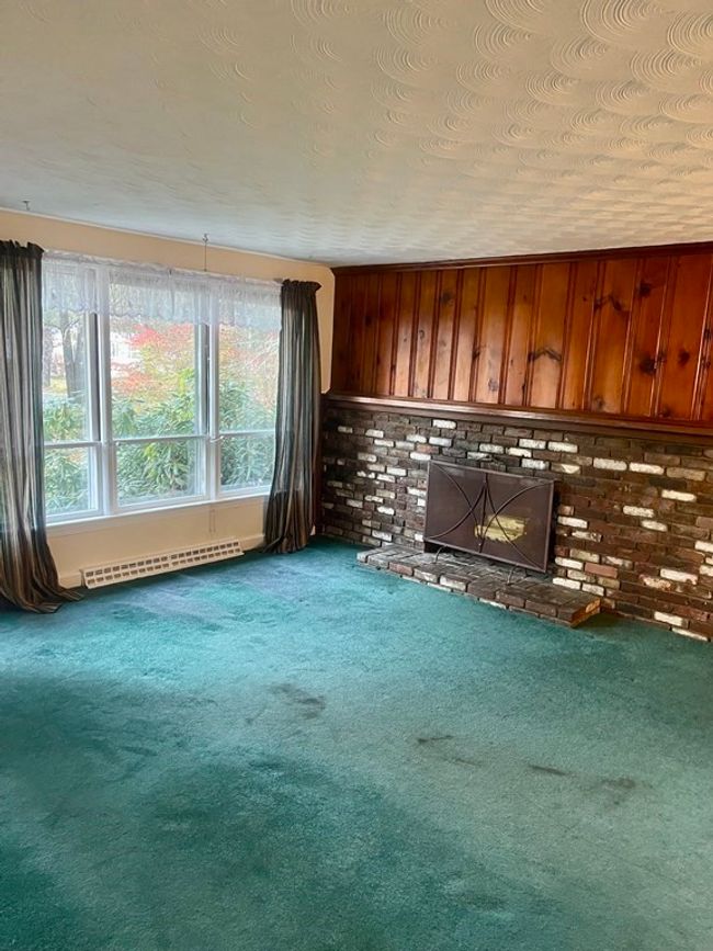 51 Pine St, House other with 3 bedrooms, 1 bathrooms and 5 parking in Sudbury MA | Image 5