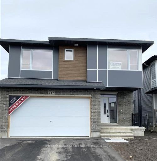 747 Kenny Gordon Avenue W, Blossom Park - Airport and Area, ON, K4M0X9 | Card Image