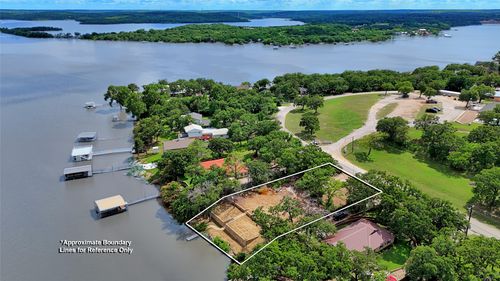 541 Country Club Rd, Bowie, TX, 76230-8516 | Card Image