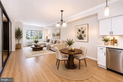 307-1211 S Eads St, ARLINGTON, VA, 22202-2886 | Card Image