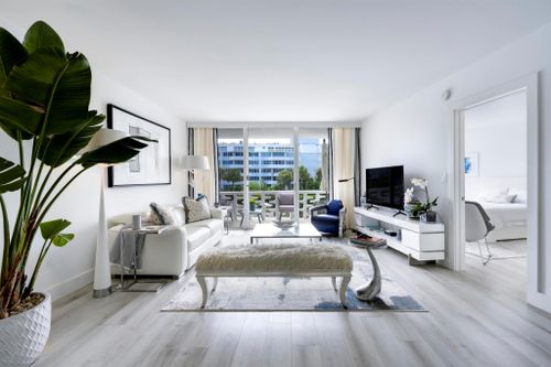 apt-213-2760 S Ocean Blvd, Palm Beach, FL, 33480-5512 | Card Image