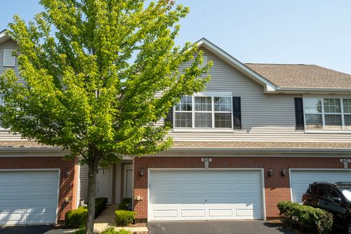 610 Red Deer Rd, Round Lake, IL, 60073-2320 | Card Image