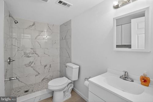 apt-d8-1590 Alta Dr, WHITEHALL, PA, 18052-5630 | Card Image