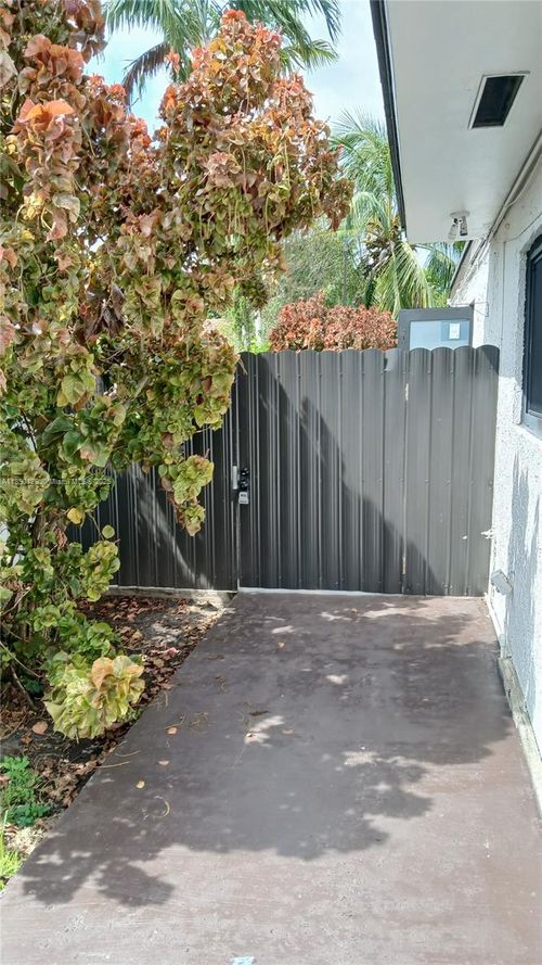 2-29 Sw 114th Ave, Miami, FL, 33174-1009 | Card Image