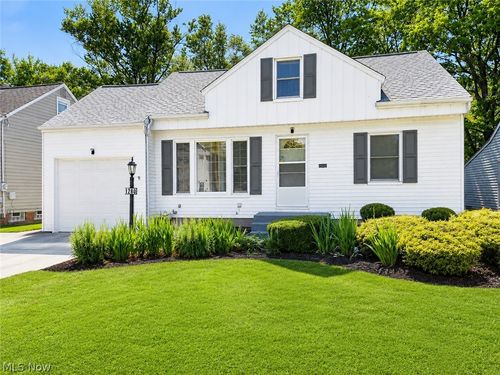 1260 Churchill Rd, Lyndhurst, OH, 44124-1306 | Card Image