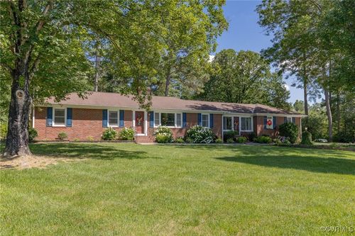 935 S Broad St, Kenbridge, VA, 23944-2043 | Card Image