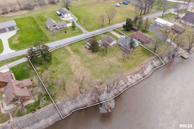 21812 River Rd N, House other with 2 bedrooms, 2 bathrooms and null parking in Cordova IL | Image 4