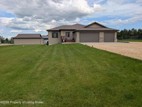 3686 115l Ave Sw, Dickinson, ND, 58601-8713 | Card Image