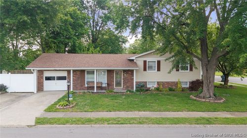 3143 Murr Ln, New Albany, IN, 47150-2361 | Card Image