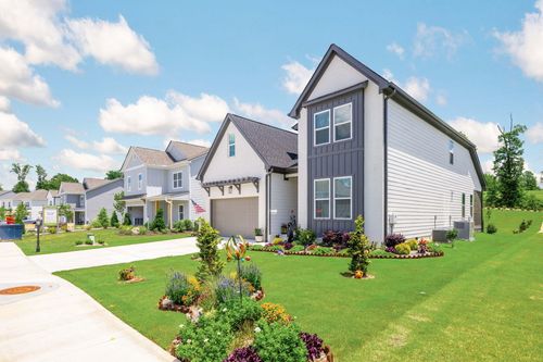 8202 Snowdrop Way, Ooltewah, TN, 37363-2557 | Card Image