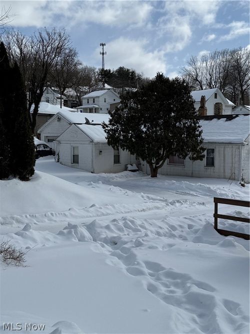 1313 Riverview St, East Liverpool, OH, 43920-1850 | Card Image