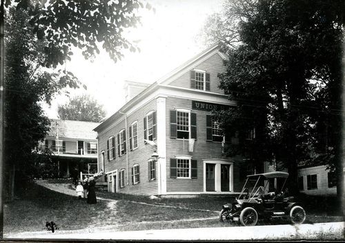 19 Main St, New Ipswich, NH, 03071-3714 | Card Image