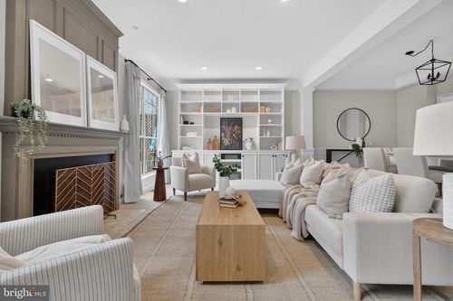 47610 Watkins Island Sq, STERLING, VA, 20165-7483 | Card Image