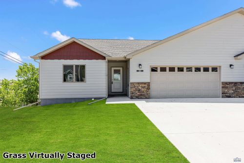 3053 Hoefer Ave, Rapid City, SD, 57701-7202 | Card Image
