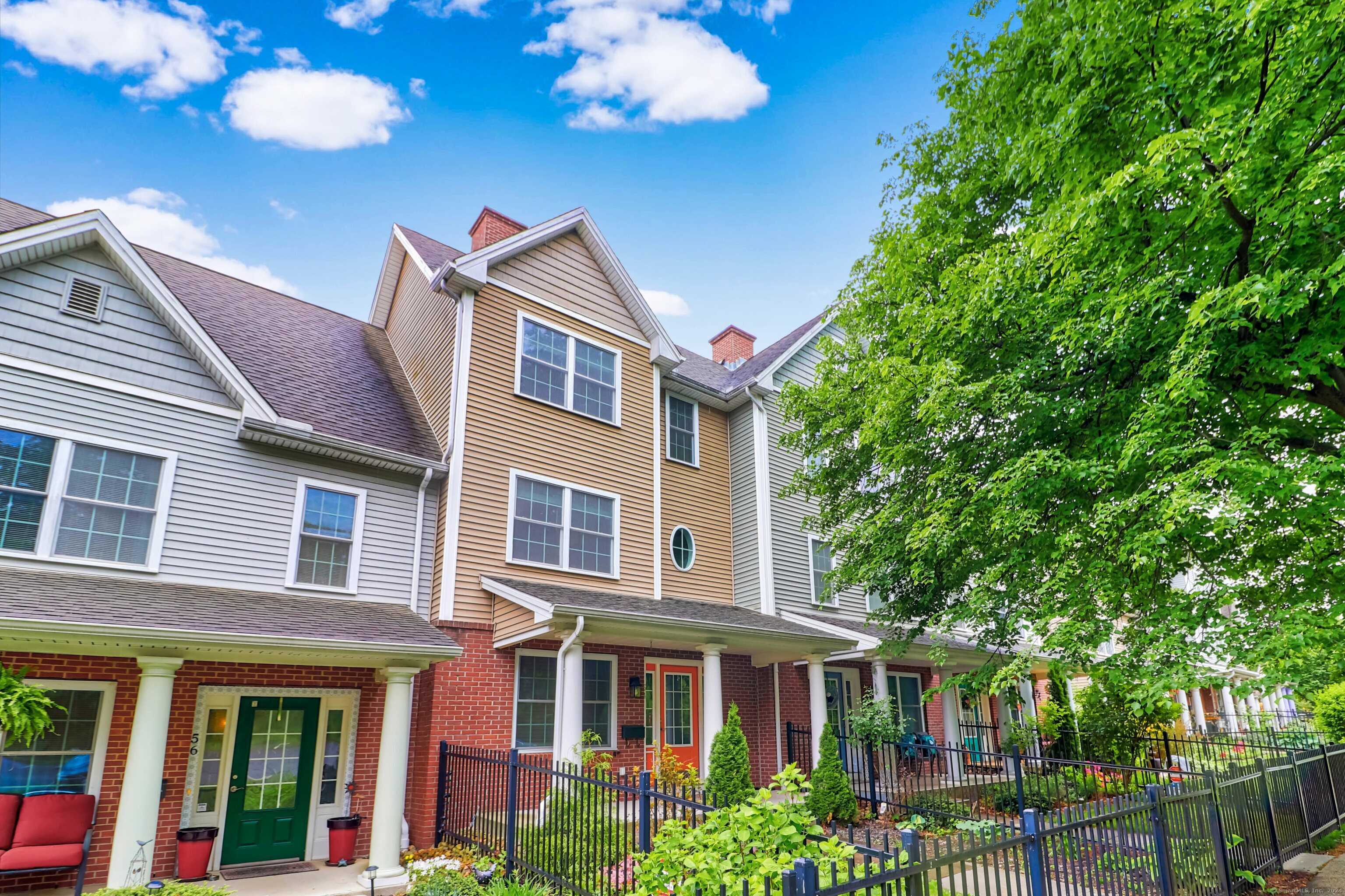 Popieluszko Ct, Hartford, CT 06106