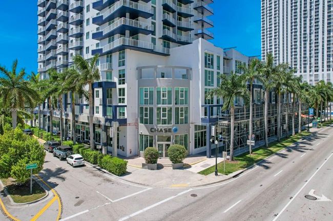 909 - 275 Ne 18th St, Condo with 1 bedrooms, 1 bathrooms and null parking in Miami FL | Image 2