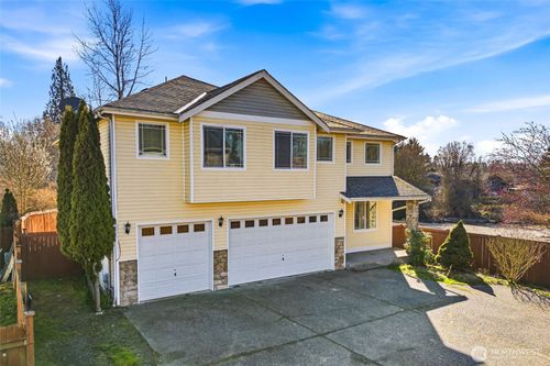 10430 13th Avenue Ct E, Tacoma, WA, 98445-3910 | Card Image
