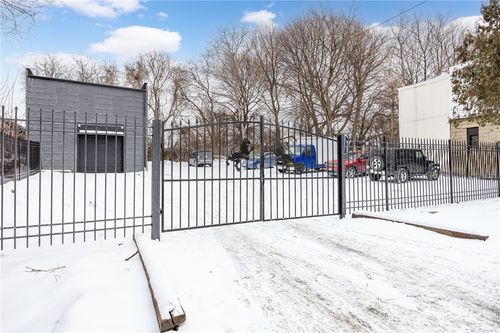 512 Scio St, Rochester, NY, 14605-2636 | Card Image