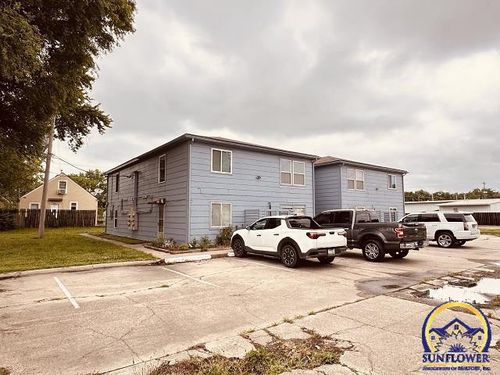2031 Nw Logan St, Topeka, KS, 66608-1863 | Card Image