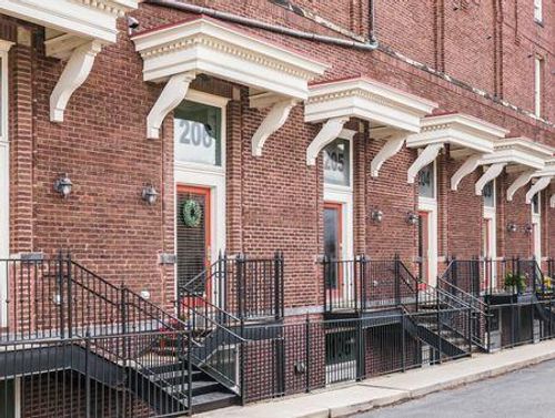 206-1276 N High St, Columbus, OH, 43201-2453 | Card Image