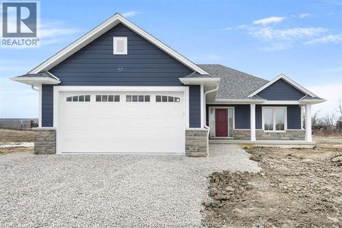 44 Belleview Dr, Cottam, ON, N0R1B0 | Card Image