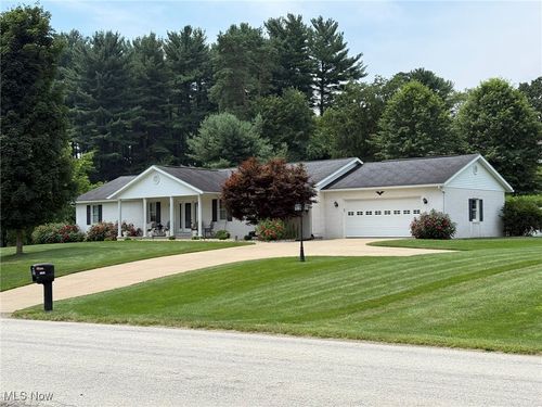 2626 Pleasant Valley Rd Ne, New Philadelphia, OH, 44663-1411 | Card Image