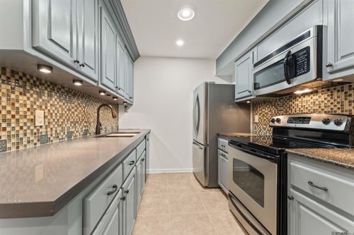 38-950 S Foster Dr, Baton Rouge, LA, 70806 | Card Image
