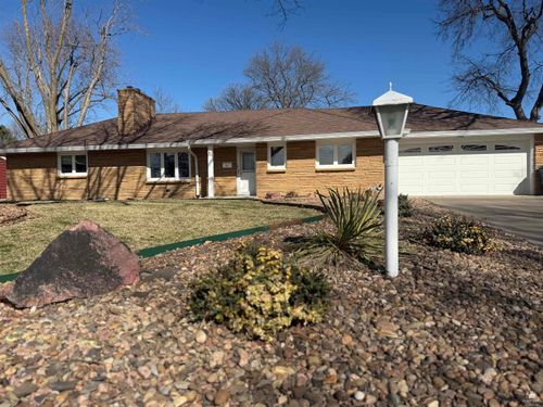 112 Highland Dr, Abilene, KS, 67410-2028 | Card Image