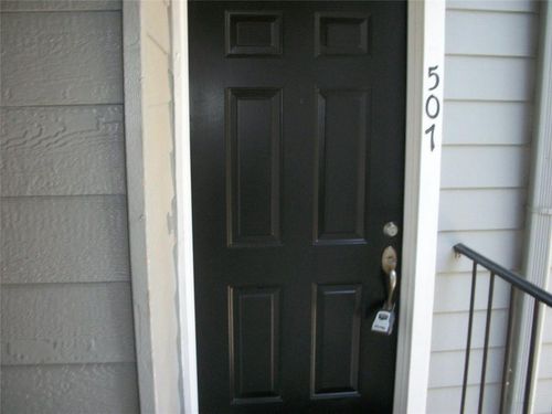 507 Granville Ct, Sandy Springs, GA, 30328-3440 | Card Image