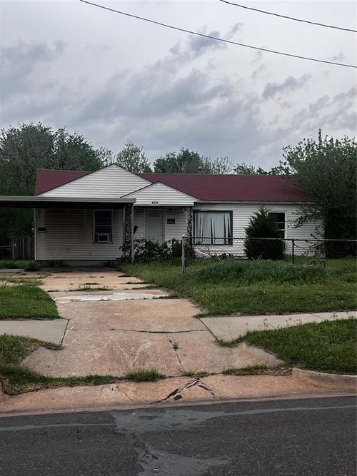 8319 Ne 10th St, Midwest City, OK, 73110-7154 | Card Image