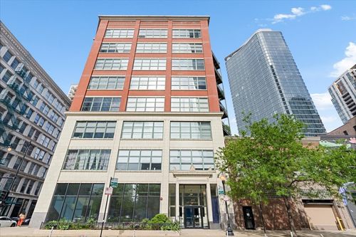 4c-1020 S Wabash Ave, Chicago, IL, 60605-2255 | Card Image