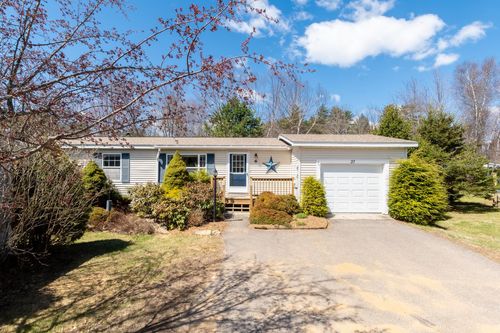 37 Magnolia Ln, Belmont, NH, 03220-4429 | Card Image
