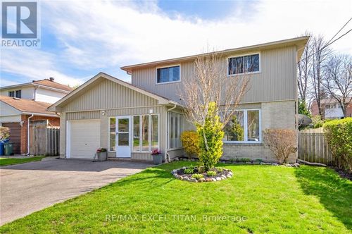 62 Delaware Ave, Guelph, ON, N1E3V8 | Card Image