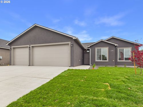 1299 Se Kimber Dr, Hermiston, OR, 97838-5400 | Card Image