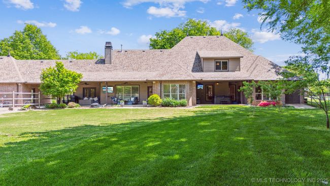 6922 Hackberry Rdg, House other with 5 bedrooms, 5 bathrooms and null parking in Owasso OK | Image 74