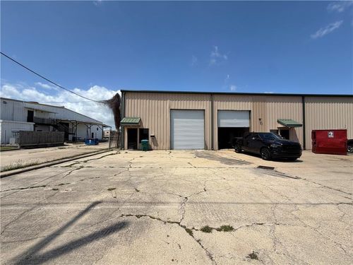 a-2600 Crestview St, Kenner, LA, 70062-4887 | Card Image