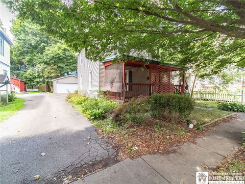 7 Geneva St, Jamestown, NY, 14701-2869 | Card Image