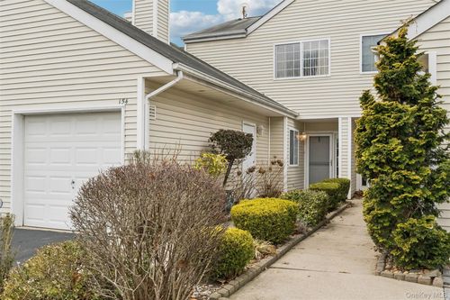 154 Farm House Ct, Manorville, NY, 11949-2634 | Card Image