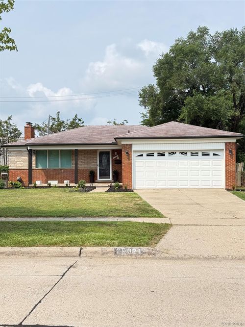 29021 Van Laan Dr, Warren, MI, 48092-2230 | Card Image