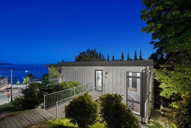 15031 Victoria Avenue, House other with 5 bedrooms, 5 bathrooms and 10 parking in White Rock BC | Image 39
