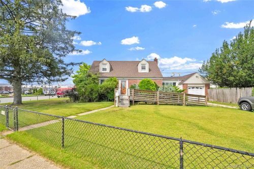 2347 Roosevelt Ave, East Meadow, NY, 11554-2002 | Card Image